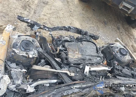 2014 Mercedes-Benz E 350 z USA, uszkodzony, nr VIN WDDHF5KBXEA994970